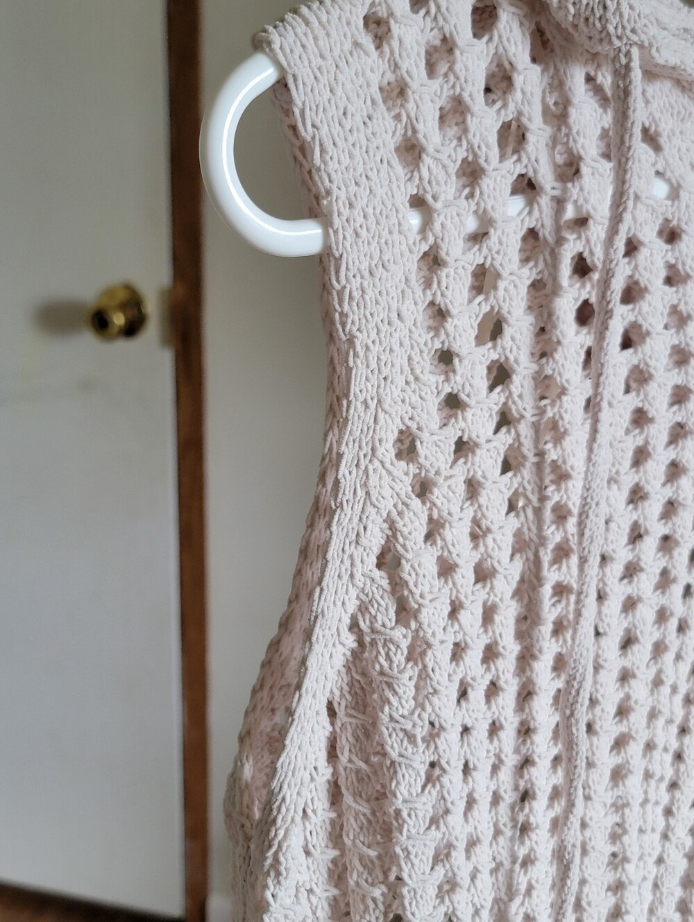 π Coastal Boho Vibes. SzL Artelier by Nicole Miller Open-Knit Hooded Vest βοΈ - Picture 7 of 11